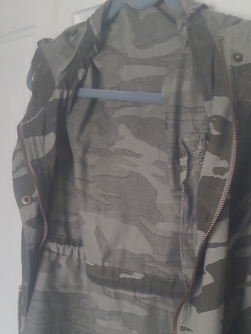 SHEIN Women's Gray Camo Hooded Jacket